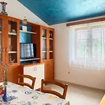 Greis With 4 Bedrooms And Pool In Buje *