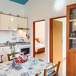 Vila Greis With 4 Bedrooms And Pool In Buje
