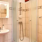 Vila Greis With 4 Bedrooms And Pool In Buje *