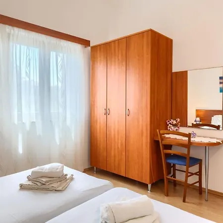 빌라 Greis With 4 Bedrooms And Pool In Buje Momjan