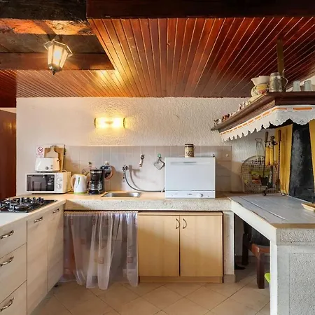 Greis With 4 Bedrooms And Pool In Buje * Momjan