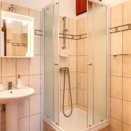 Greis With 4 Bedrooms And Pool In Buje Momjan