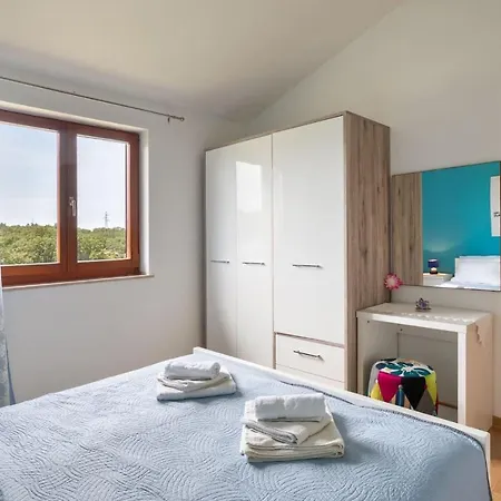 빌라 Greis With 4 Bedrooms And Pool In Buje *