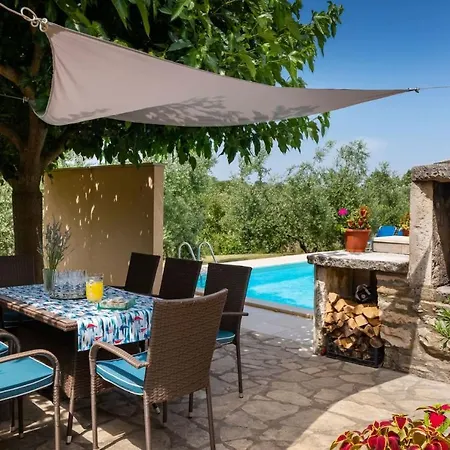 빌라 Greis With 4 Bedrooms And Pool In Buje *