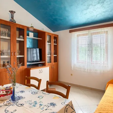 Greis With 4 Bedrooms And Pool In Buje Momjan