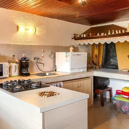 Greis With 4 Bedrooms And Pool In Buje Vila Momjan