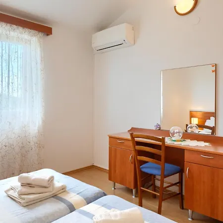 Greis With 4 Bedrooms And Pool In Buje Βίλα Momjan