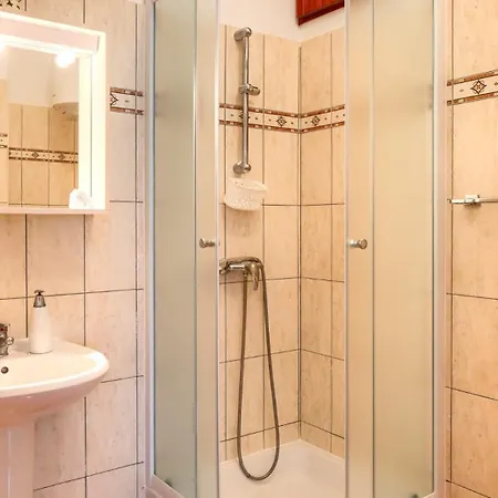Βίλα Greis With 4 Bedrooms And Pool In Buje *