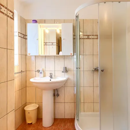 Βίλα Greis With 4 Bedrooms And Pool In Buje *