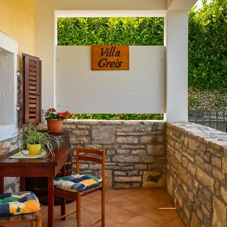 Greis With 4 Bedrooms And Pool In Buje Βίλα *